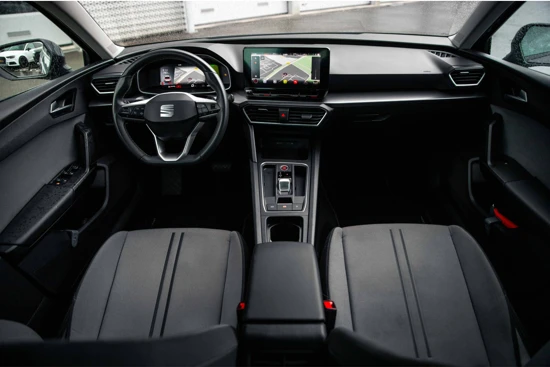 SEAT Leon Style Business Intense 1.0 eTSI 110pk DSG | Navigatie | Carplay | Parkeersensoren