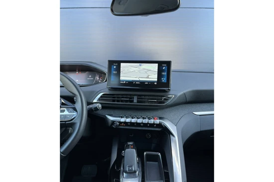 Peugeot 3008 1.2 130PK Allure | Camera | Navigatie | Stoelverwarming | LED | Apple/Android Carplay | 18" Lichtmetaal | Cruise | Climate Contr