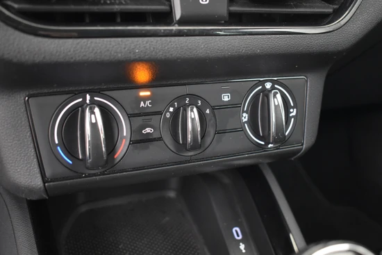 Škoda Scala 1.0 TSI 110PK Ambition | Parkeersensoren achter | Cruise Control | DAB | App-connect | LED rijverlichting | LMV 16''