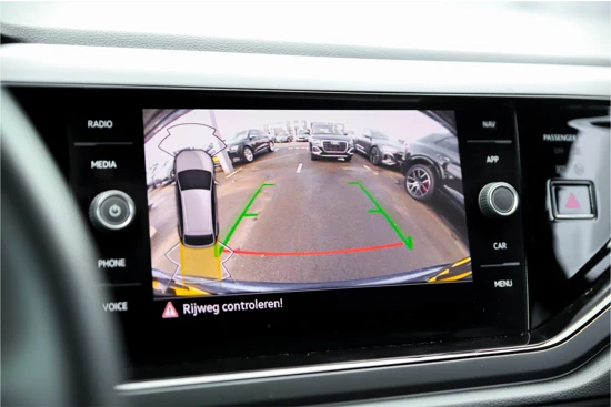 Volkswagen Taigo 1.0 TSI R-Line Business | Camera | Carplay | Stoelverwarming | Trekhaak