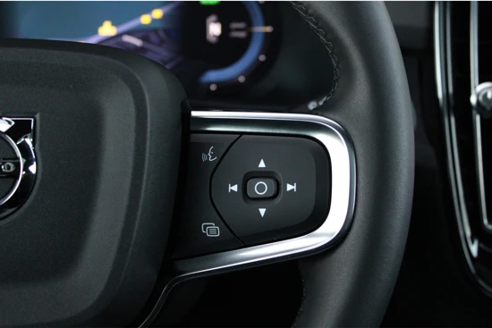 Volvo C40 Recharge Single Motor Plus | 69KW/H | Warmtepomp | Adaptive Cruise | Keyless | Stuur/stoelverwarming | Camera