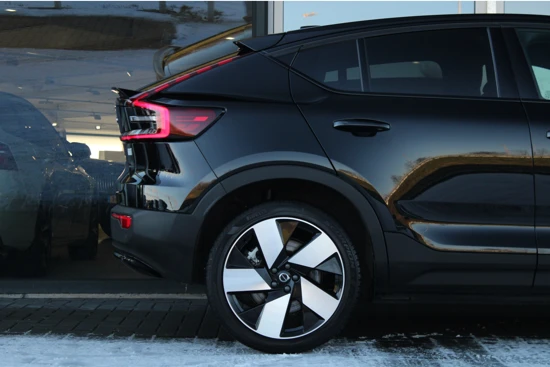 Volvo C40 Single Motor Plus | Warmtepomp | Adaptive Cruise | 20-inch | Camera | Mircotech-Nubuck | Stuur/Stoelverwarming