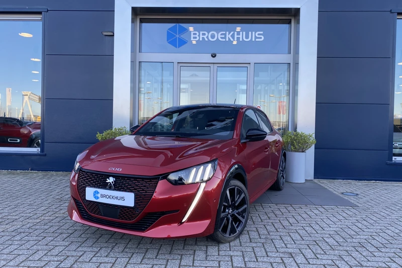 Peugeot e-208 EV GT 50 kWh | Navigatie | Climate | Keyless | Pano | Sensoren + Camera | Carplay | Stoelverwarming