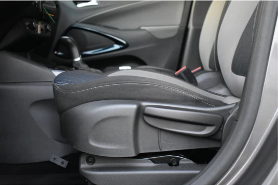 Opel Crossland X 1.2 Turbo 120 Jaar Edition+ 110pk Automaat | Navigatie | Climate Control | Achteruitrijcamera | Full-LED | Parkeersensoren | 16"