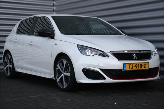 Peugeot 308 1.6 TURBO 250PK 5-DRS GTI / NAVI / LEDER / CLIMA / PDC / 18" BI-COLOR / UNIEK / CAMERA / KEYLESS / FULL-LED / ALCANTARA / WINTER