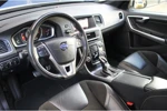 Volvo V60 2.0 D4 Aut. R-Design | NAV | Trekhaak | 18" LMV | Xenon | St.verwarming | Climate & Cruise C. |