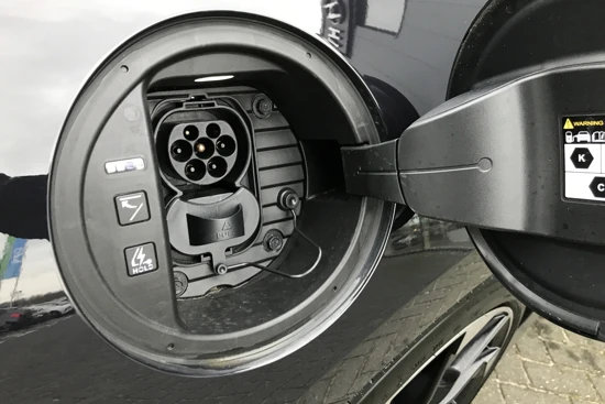Hyundai IONIQ 6 Connect 77 kWh 229pk | 610km WLTP | 20'' Lichtmetalen velgen | Warmtepomp | Adaptieve Cruisecontrol | Elektrische achterklep