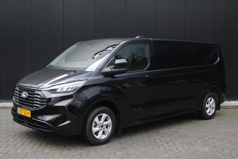 Ford Transit Custom 320 2.0 TDCI 136 PK L2H1 Limited | NAVIGATIE | TREKHAAK | DIRECT RIJDEN | NL-AUTO |