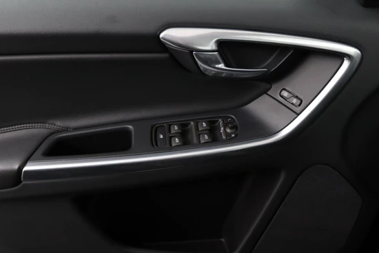 Volvo XC60 T5 | Trekhaak | Stoelverwarming | Navigatie | Bi-Xenon | Elektrische Achterklep