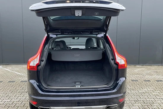 Volvo XC60 T5 Polar+ l Panoramadak l Trekhaak l Bi-Xenon | Leder l Elek. stoelen | Stoelverwarming