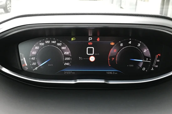 Peugeot 5008 130pk 7-pers Allure Automaat | Leder | Camera | Cruise control | Dodehoeksensor | Navigatie | Parkeersensoren Voor+Achter