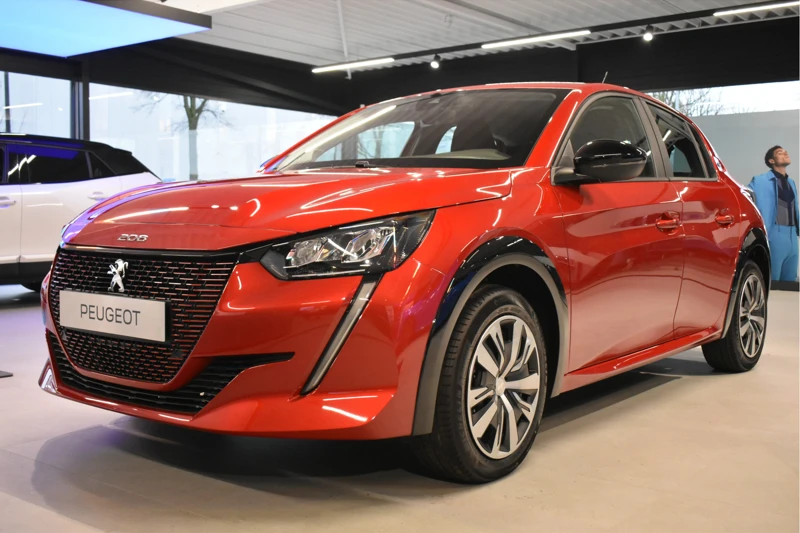 Peugeot e-208 EV Active Pack 3 Fase 50 kWh incl. BTW | €2000,- SUBSIDIE! | REGISTRATIEKORTING! | 10x VOORRAADDEAL! | DIRECT LEVERBAAR! | Navig