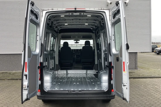 Volkswagen Crafter 35 | 177pk | Automaat | Basis voor Invalide - Camper - Dubbele Cabine