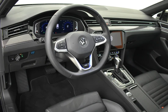 Volkswagen Passat Variant 1.4 TSI 218PK PHEV GTE Business | Panorama dak | Navi | El. stoelen | Leder | Winterpakket | Matrix Led | 360° camera |