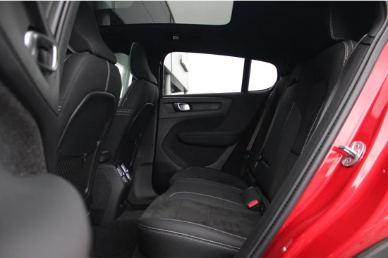Volvo C40 Recharge Single Motor Plus | Warmtepomp | Stuur/Stoelverwarming | Nubuck Charcoal | Camera | Private glass | 19-inch