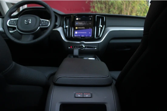 Volvo XC60 2.0 Recharge T6 AWD Plus Bright | Schuifdak | Adaptive Cruise met stuurhulp | Stuur- en stoelverwarming | Memory stoelen