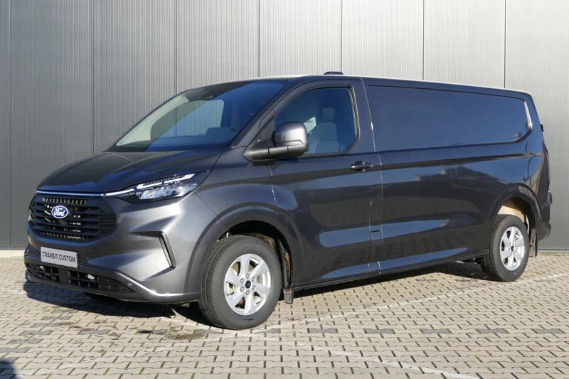 Ford Transit Custom 320 2.0 TDCI 136pk Automaat L2H1 Limited | Binnenkort beschikbaar! | Trekhaak | Navigatie | Stoelverwarming