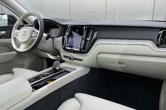 Volvo XC60 Recharge T6 AWD Plus Bright | Panoramadak | Adaptive LED | DAB | BLIS | Adaptive Cruise | Leder | Trekhaak