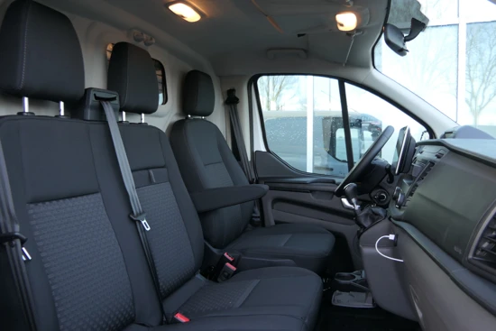 Ford Transit Custom 320 2.0 TDCI 130pk L2H1 Trend | Navigatie | Camera | CarPlay/AndroidAuto | Cruise Control | Parkeersensoren