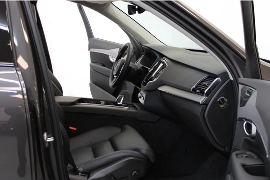 Volvo XC90 T8 455PK AWD Plus Dark | Dub Glas | Trekhaak | Panorama | 360º view | Adapt Led