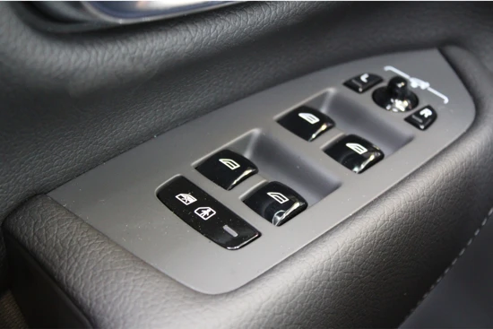 Volvo XC90 T8 390PK AWD Inscription | Panoramadak | Trekhaak | Adapt LED | 360º view | Alarm