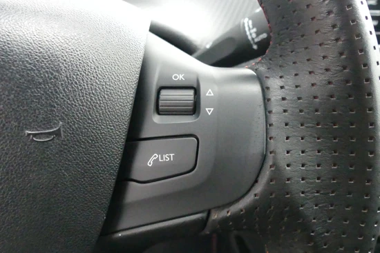 Peugeot 2008 1.2 PureTech 130PK GT-Line Automaat | NAVI | PRIVACY GLAS | CRUISE CONTROL |