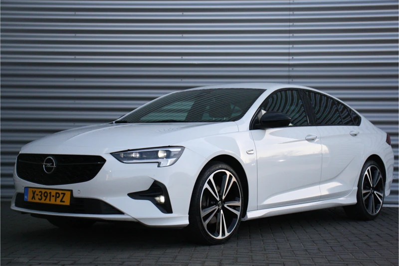 Opel Insignia GRAND SPORT 2.0 TURBO 200PK GS-LINE AUTOMAAT / NAVI / LEDER / CLIMA / LED-MATRIX / AGR / PDC / CAMERA / HUD / 20" LMV / OPC-LINE