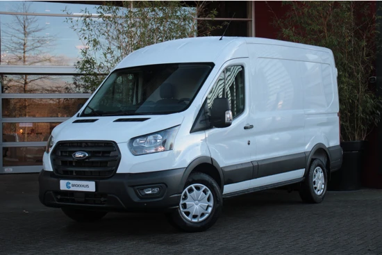 Ford Transit 350 2.0 130PK L2H2 Trend | Trekhaak | Parkeersensoren achter | Stoelverwarming | Trekgewicht: 2.800kg