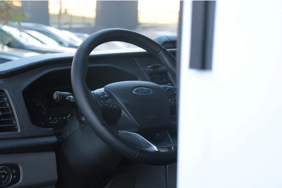 Ford Transit MCA 350 2.0 TDCI L2H2 Trend | Navigatie | Camera | Apple Carplay / Android Auto | Parkeersensoren achter | Trekhaak | Trekgewich