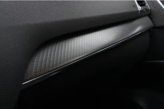 Volvo XC90 T8 AWD Recharge R-Design | Schuifdak | Camera | Stoelverwarming | Standkachel met Volvo On Call App | Carbon Inleg | Adaptieve C