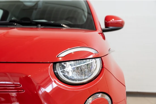 Fiat 500E RED 24 kWh | Navigatie | Pro Pack | Climate Controle | DAB | Apple Carplay & Android Auto |