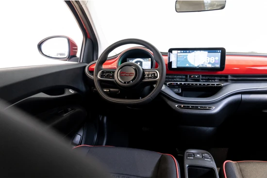 Fiat 500E RED 24 kWh | Navigatie | Pro Pack | Climate Controle | DAB | Apple Carplay & Android Auto |