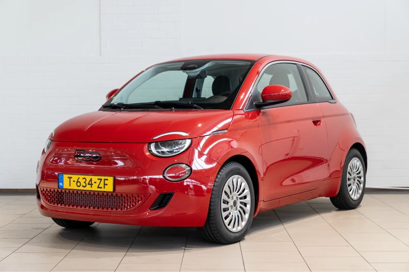 Fiat 500E RED 24 kWh | Navigatie | Pro Pack | Climate Controle | DAB | Apple Carplay & Android Auto |