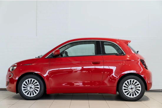 Fiat 500E RED 24 kWh | Navigatie | Pro Pack | Climate Controle | DAB | Apple Carplay & Android Auto |