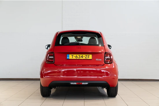 Fiat 500 RED 24 kWh | Navigatie | Pro Pack | Climate Controle | DAB | Apple Carplay & Android Auto |