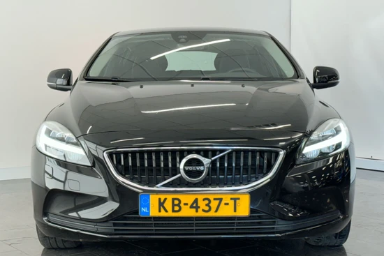 Volvo V40 2.0 T2 Nordic+ | Climate control | Verwarmde stoelen | Parkeerverwarming | Voorruitverwarming | Navigatie | Cruise control | Tre