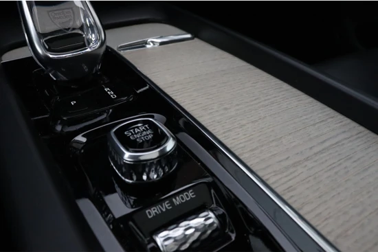 Volvo XC60 T6 AWD Recharge Inscription | Adaptieve Cruise Control | Pilot Assist | Camera | Stoelverwarming voor+achterin | Stuurwielverwar