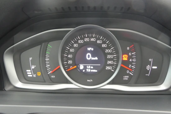 Volvo S60 2.0 T3 Nordic+ | Standkachel | Bi-Xenon | Trekhaak | Stoelverwarming |