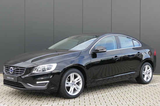 Volvo S60 2.0 T3 Nordic+ | Standkachel | Bi-Xenon | Trekhaak | Stoelverwarming |