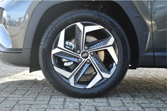 Hyundai Tucson 1.6 T-GDI PHEV Premium Sky 265pk Automaat | VOORRAADACTIE! | Adaptieve cruise control | Achteruitrijcamera | Parkeersensoren v+a