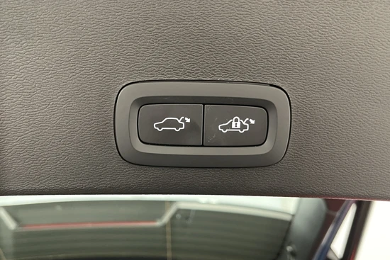Volvo XC40 Recharge Plus | Camera | Warmtepomp | Stoel en stuurverwarming | Adaptieve cruise en Pilot assist