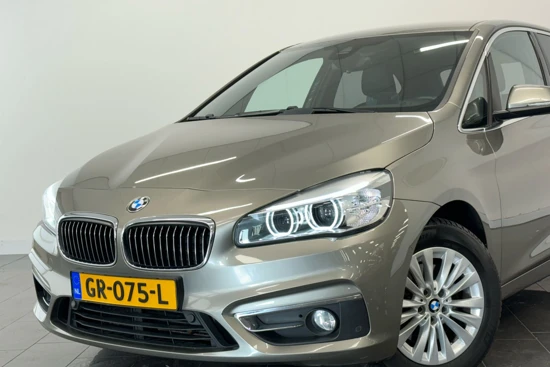 BMW 2 Serie Active Tourer 220i Luxury | Head-up display | Stoelverwarming | Navi | PDC voor + achter