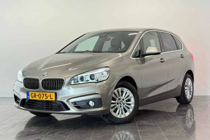 BMW 2 Serie Active Tourer 220i Luxury | Head-up display | Stoelverwarming | Navi | PDC voor + achter