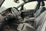 BMW 2 Serie Active Tourer 220i Luxury | Head-up display | Stoelverwarming | Navi | PDC voor + achter