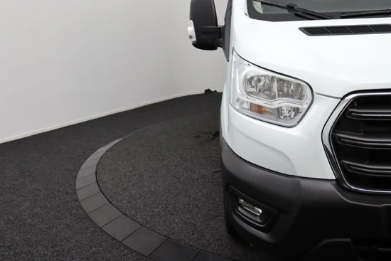 Ford Transit 330 2.0 TDCI L3H2 Trend 130pk | Navigatie | Camera | Trekhaak | Apple Carplay/ Android auto |