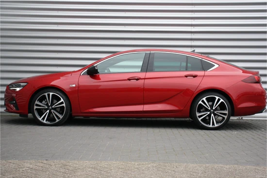 Opel Insignia GRAND SPORT 2.0 TURBO 200PK ULTIMATE AUTOMAAT / NAVI / LEDER / CLIMA / AGR / PDC / CAMERA / HUD / 20" LMV / BOSE / KEYLESS / LED