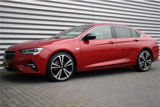 Opel Insignia GRAND SPORT 2.0 TURBO 200PK ULTIMATE AUTOMAAT / NAVI / LEDER / CLIMA / AGR / PDC / CAMERA / HUD / 20" LMV / BOSE / KEYLESS / LED