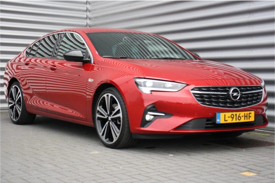 Opel Insignia GRAND SPORT 2.0 TURBO 200PK ULTIMATE AUTOMAAT / NAVI / LEDER / CLIMA / AGR / PDC / CAMERA / HUD / 20" LMV / BOSE / KEYLESS / LED