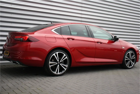 Opel Insignia GRAND SPORT 2.0 TURBO 200PK ULTIMATE AUTOMAAT / NAVI / LEDER / CLIMA / AGR / PDC / CAMERA / HUD / 20" LMV / BOSE / KEYLESS / LED