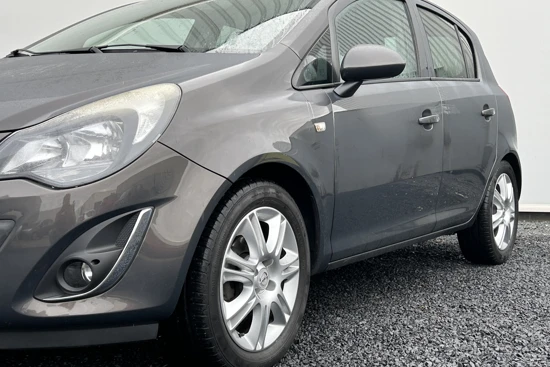 Opel Corsa 1.2 86 PK 5D BLITZ AUTOMAAT